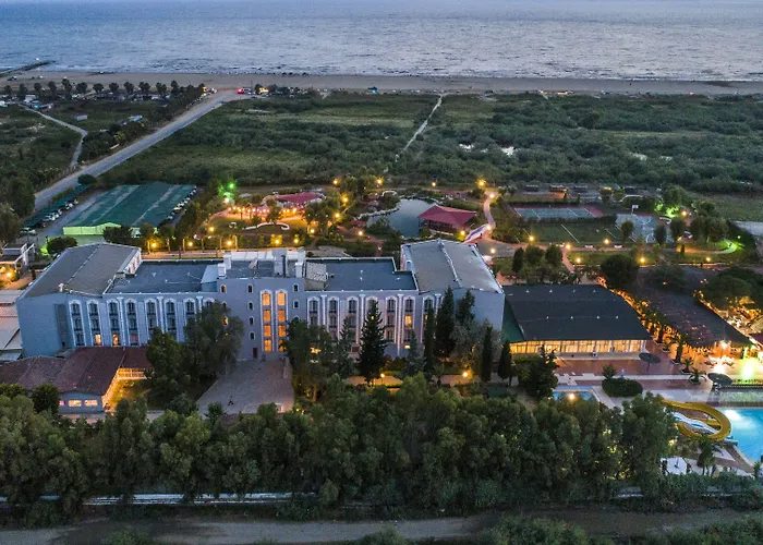 Hedef Beyt & Отель